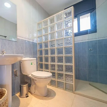 Villa Aurore, 12 Persons, Large Salt-water Pool, Air Conditioning Lloret de Mar