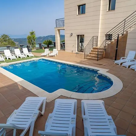 Aurore, 12 Persons, Large Salt-water Pool, Air Conditioning Villa *