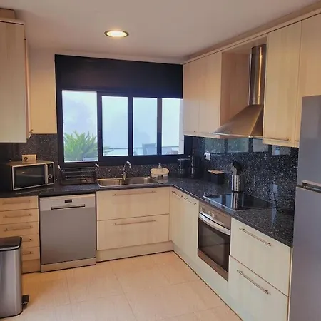 Aurore, 12 Persons, Large Salt-water Pool, Air Conditioning Villa *