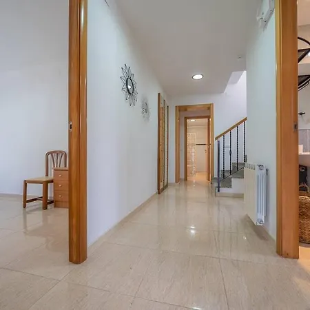 Aurore, 12 Persons, Large Salt-water Pool, Air Conditioning Villa *
