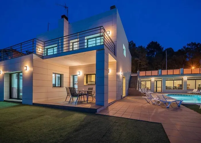 Aurore, 12 Persons, Large Salt-water Pool, Air Conditioning Villa *