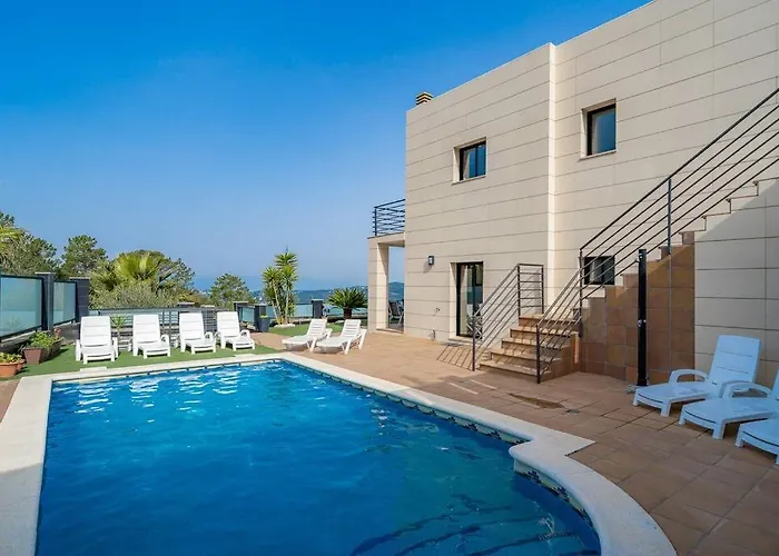 Villa Aurore, 12 Persons, Large Salt-water Pool, Air Conditioning