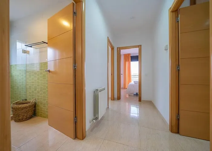 Aurore, 12 Persons, Large Salt-water Pool, Air Conditioning Villa Lloret de Mar