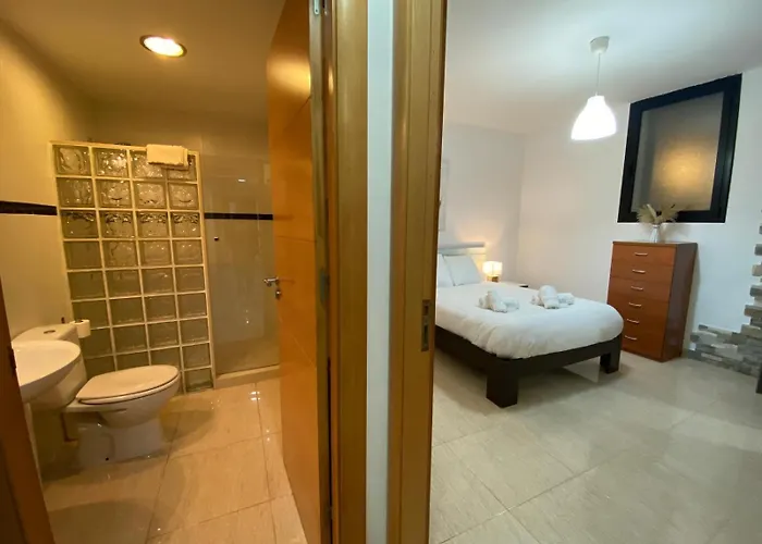 Villa Aurore, 12 Persons, Large Salt-water Pool, Air Conditioning Lloret de Mar