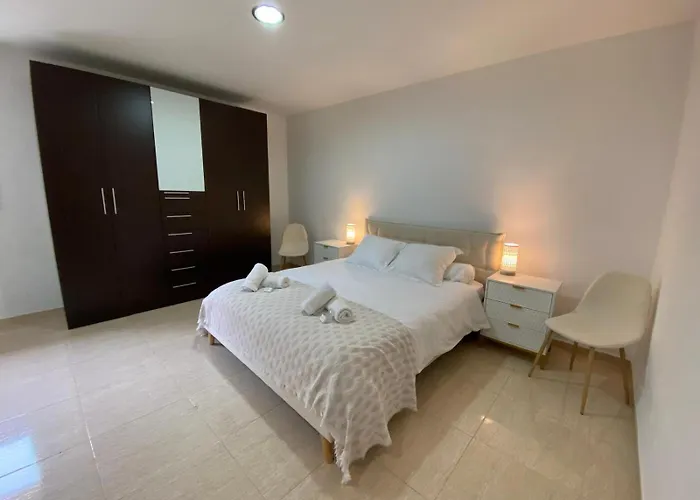 Villa Aurore, 12 Persons, Large Salt-water Pool, Air Conditioning Lloret de Mar