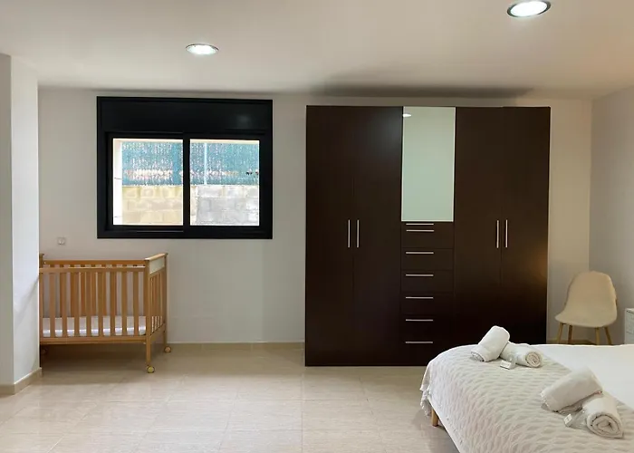 Villa Aurore, 12 Persons, Large Salt-water Pool, Air Conditioning Lloret de Mar
